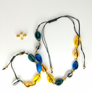 Conjunto Collar, Aros, Pulsera con Diseño de Concha del Mar de Varios Colores
